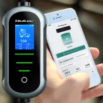 Qoltec Mobilna ładowarka do samochodu elektrycznego EV i hybryd z regulacją 2w1 Typ2 | 7kW | 230V | CEE 32A | Wi-fi | TUYA | SMART LIFE | LCD | Przenośna | Wallbox | 5m