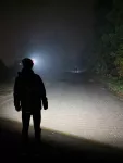AWTOOLS LATARKA CZOŁOWA FRONTE COB LED Z CZUJNIKIEM RUCHU BLACK LINE