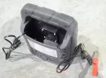YATO PROSTOWNIK 12V  12A  200Ah  8302 Mokry