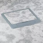 Puszka do podłóg technicznych, o pojemności 16 modułów (22,5x45 mm) montowanych pionowo, z pokrywą standardową z tworzywa, obciąż. 3 kN