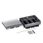 Puszka do podłóg technicznych, o pojemności 18 modułów (22,5x45 mm) montowanych poziomo, z pokrywą licowaną z metalu, obciąż. 5 kN