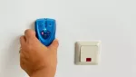 Wykrywacz drewna, metalu i przewodów PAN MULTIDETECTOR wskaźnik LED / dżwięk 9V 6F22