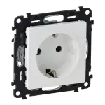 VALENA LIFE GNIAZDO 2 P+Z Z PRZESŁONĄ BIAŁE 16 A – 250 V~