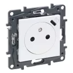 Niloe Step - gniazdo zasilające 2P+Z z USB typu C umieszczonym w plakietce, zaciski automatyczne, z przesłoną - kolor biały