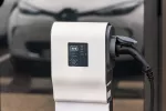 GREEN'UP PREMIUM: STACJA ŁADOWANIA POJAZDÓW ELEKTRYCZNYCH TYPU WALLBOX, TRÓJFAZOWA, 22KW, MODE 3, 1 PUNKT ŁADOWANIA, IP44, IK08, Z ZABEZPIECZENIEM 6MA DC, Z MODUŁEM KOMUNIKACJI I CZYTNIKA RFID
