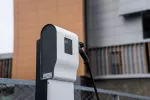 GREEN'UP PREMIUM: STACJA ŁADOWANIA POJAZDÓW ELEKTRYCZNYCH TYPU WALLBOX, TRÓJFAZOWA, 22KW, MODE 3, 1 PUNKT ŁADOWANIA, IP44, IK08, Z ZABEZPIECZENIEM 6MA DC, Z MODUŁEM KOMUNIKACJI I CZYTNIKA RFID