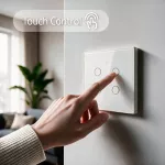 Qoltec Inteligentny dotykowy 4-kanałowy włącznik wyłacznik światła | Wi-Fi | Timer| Tuya | Smart life | Hartowane szkło | Biały