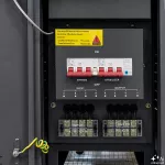 Qoltec Trójfazowy stabilizator napięcia AVR MULTIPROTECTION |15kVA | Dokładność ± 3% | Serwomotor 3F | LCD | Expert Line