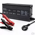 Qoltec Specjalistyczna ładowarka do akumulatora LiFePO4 12V | 20A | PF 0.9 | LED | Inteligentne ładowanie